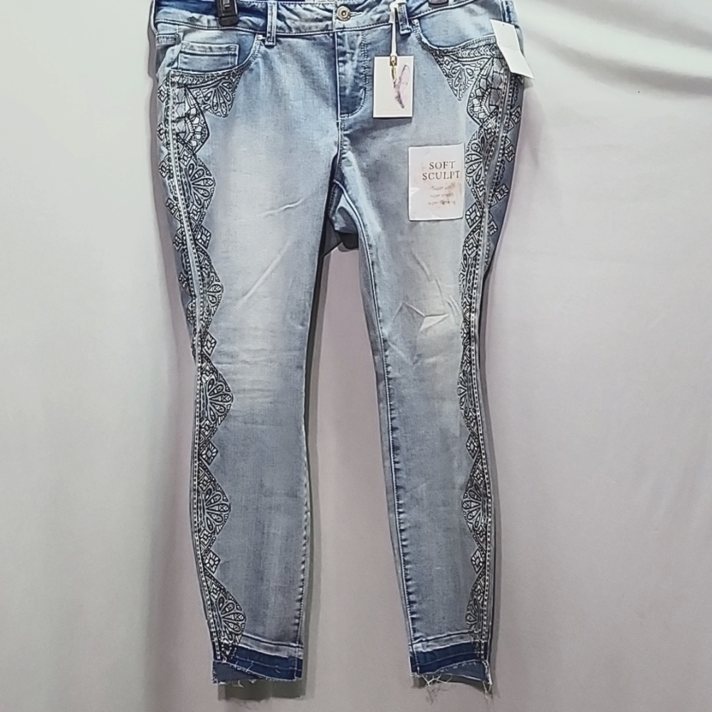 Women's Plus NWT Sharp Ankle Jeans Size 14W